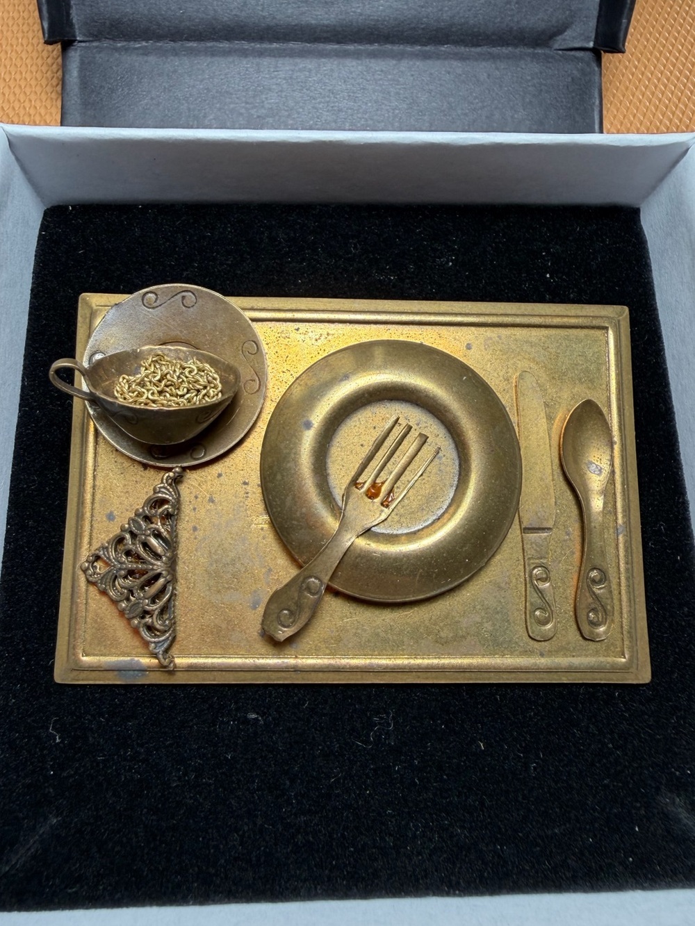 VTG Jan Michaels San Francisco Brass Dinner Place Setting Statement Brooch Pin